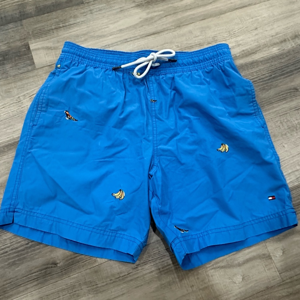 Tommy Hilfiger Banana Embroidered Swim Trunks – Men’s M
